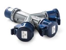 Adaptador 3 tomas 2P+T 16A 220V